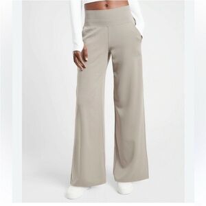 🐨 Athleta Venice Wide Leg Pant in Buff Gray